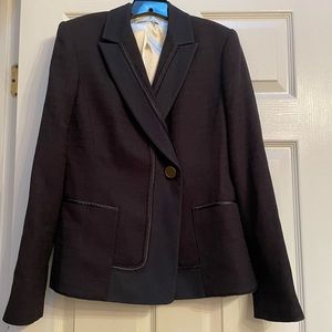Tahari navy blue blazer. Size 6.